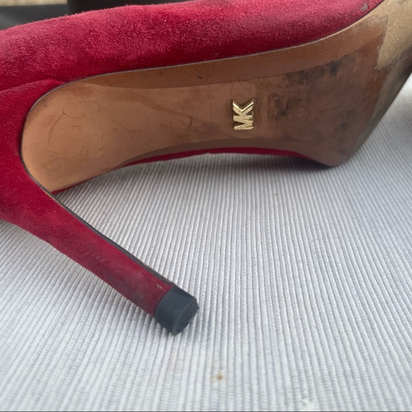 Michael Kors -Red Suede heels. Size 6.5 - Picture 4 of 5